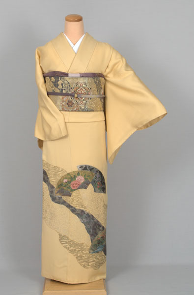 訪問着(クリーム色・紗綾形)