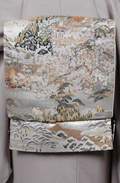 色留袖