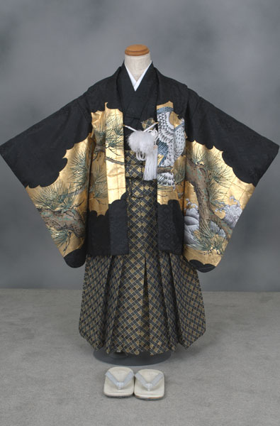 五歳祝着セット(黒地・金箔に老松と鷹)【Sサイズ】