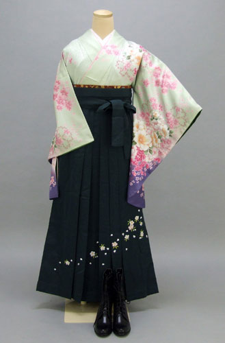 卒業袴(淡いグリーン地・花々着物/緑地桜刺繍袴)