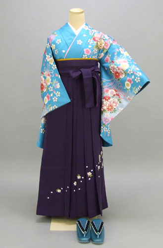 卒業袴(水色地・花々着物/紫地桜刺繍袴)