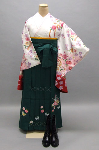 卒業袴(白地・毬、花々着物/緑地蝶々刺繍袴)