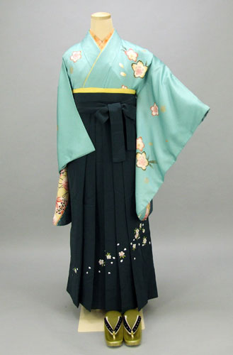 卒業袴(グリーン地・毬、花)