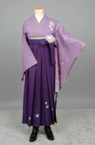 卒業袴(淡い紫地・花着物/紫地蝶々刺繍袴)