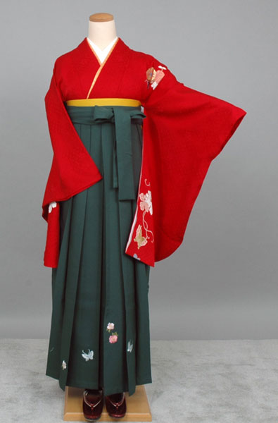 卒業袴(赤地・蝶々、花着物/緑地蝶々刺繍袴)