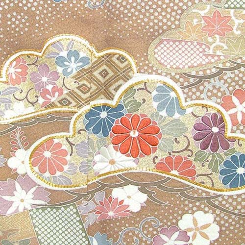 色留袖(胡桃色地・三笠松)