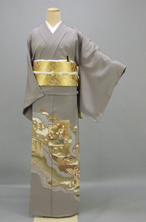 色留袖(グレー地・吉祥模様)