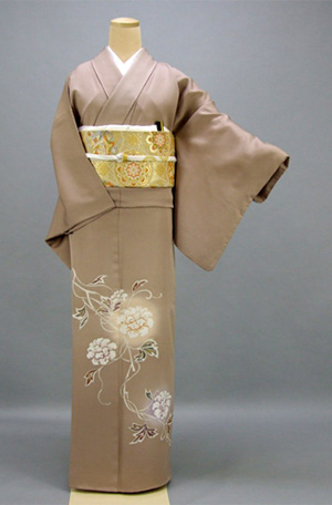 色留袖(ピンクベージュ地・唐花)