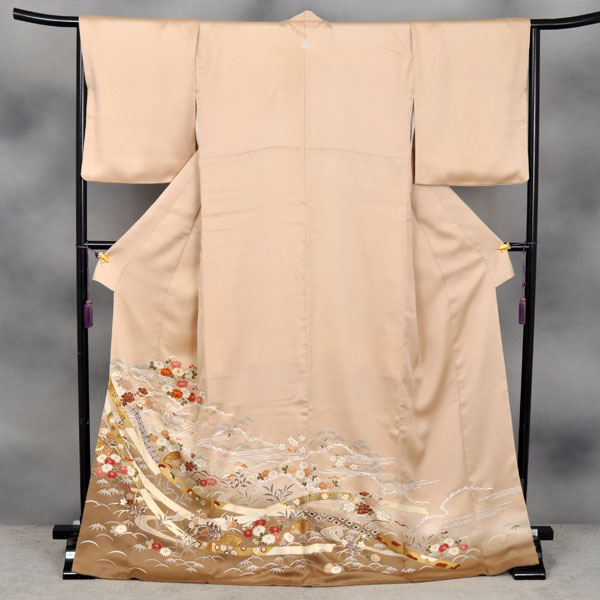 色留袖(丁子色に四季草花)