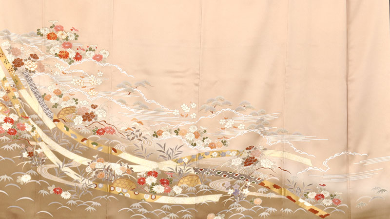 色留袖(丁子色に四季草花)