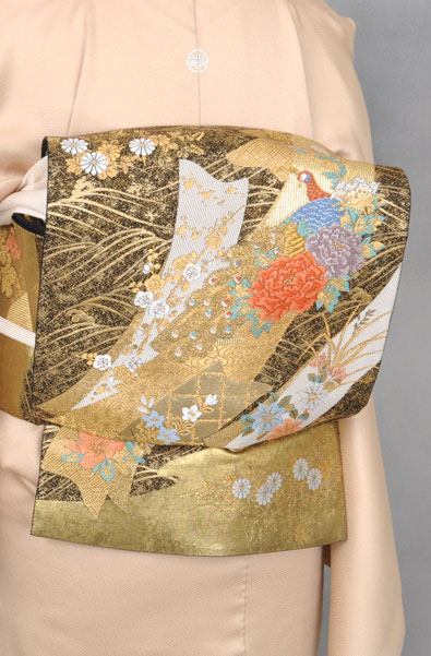 色留袖(丁子色に四季草花)