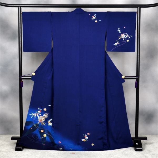 単衣訪問着［紺青色に鈴］