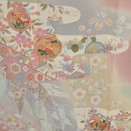 ひとえ_訪問着(珊瑚色地・クリーム色の工霞の中に草花)