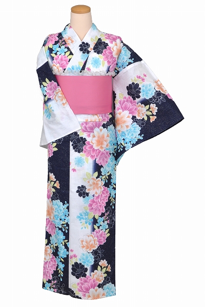 ゆかた(白と紺ボカシ地・花々)