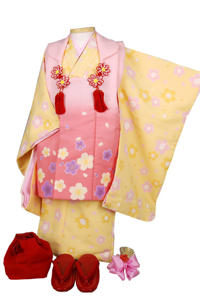 三歳被布セット 被布(ピンク・桜模様)着物(クリ-ム色・桜模様)