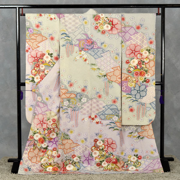 振袖(白地・菊)