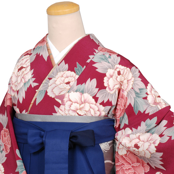 卒業袴(赤紫地にぼたん模様)