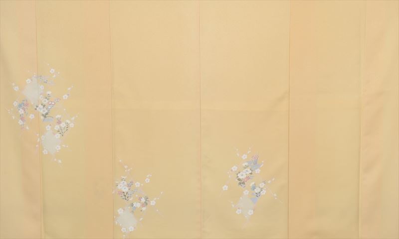 【上書き】訪問着(卵色・囲み枠)
