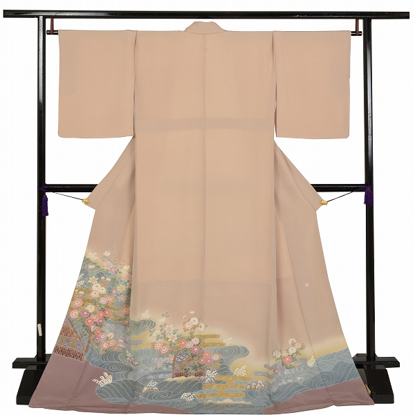 [t]色留袖(丁子色・菊)