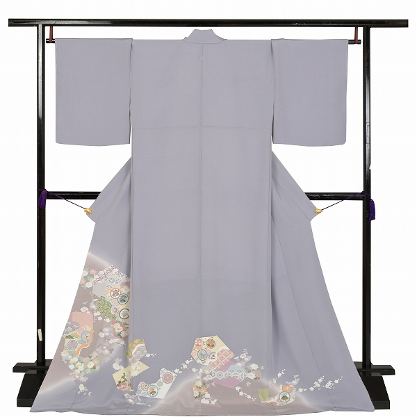 [t]色留袖［淡藤色・菊］