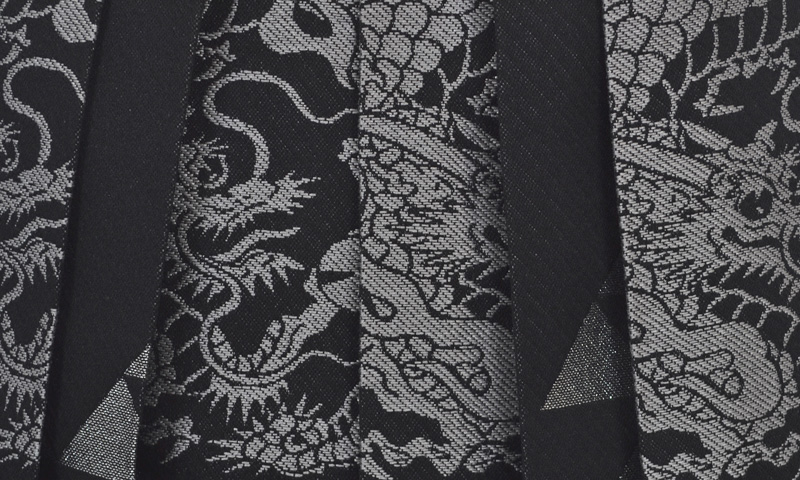 男物紋付・羽織(白・紋付・羽織に刺繍・黒系袴)