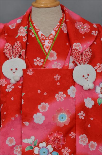 三歳祝着【赤地に大小の花々】