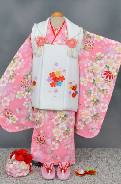 三歳祝着【桜色地に桜・毬】