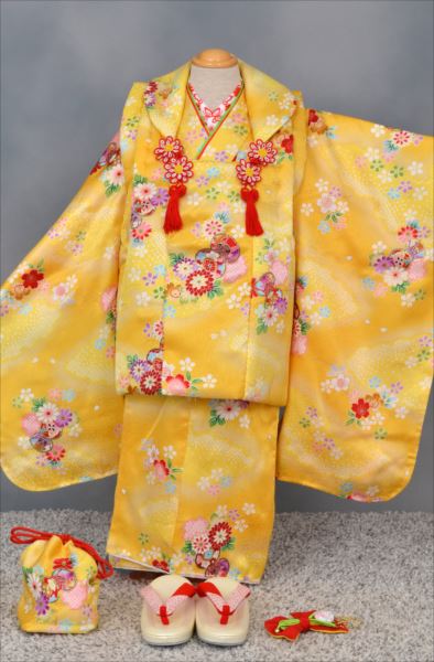 三歳祝着【黄色地に鼓・花々】