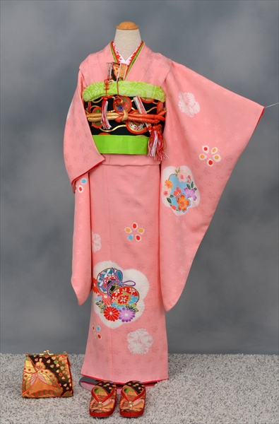 七歳祝着【桜色地に鼓】