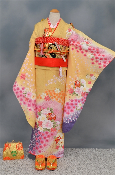 七才祝着【黄色地に花々・毬】