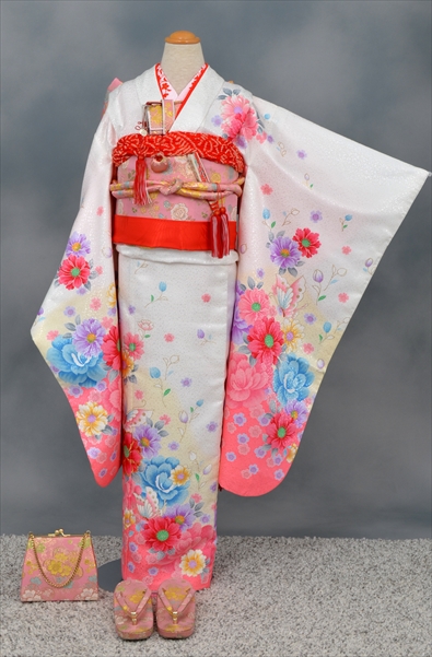 七歳祝着【白地に花々・蝶】