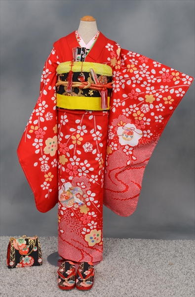 七歳祝着【赤地に雪輪・毬】