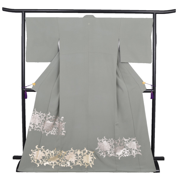 色留袖［斬新なデザインの唐花模様］