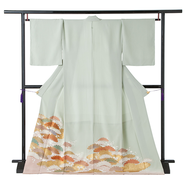 色留袖［古典美の薫る吉祥文様・松］