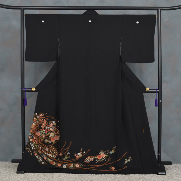 黒留袖〔束ね熨斗（金刺しゅう）〕