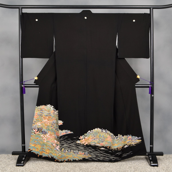 黒留袖〔茶屋辻模様〕